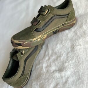 Vans Kids Camouflage Old Skool V-shoes Size: 2